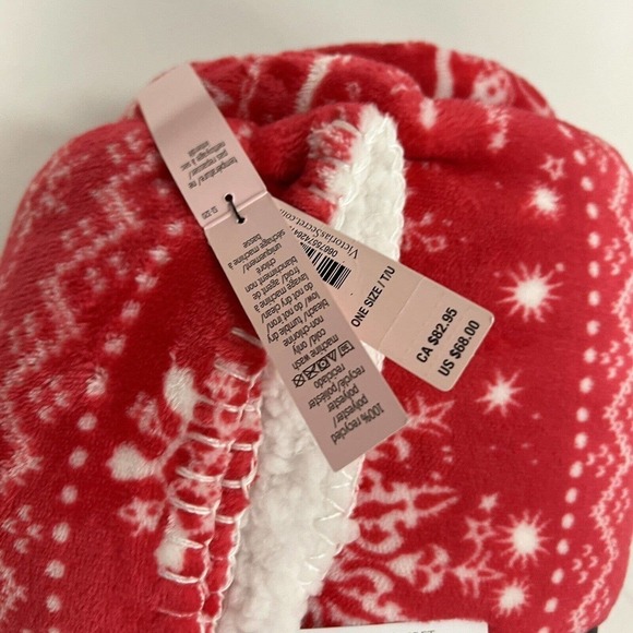Victoria's Secret Red Holiday Throw Blanket Sherpa Snowflake VS Logo 50x60 - Picture 8 of 8
